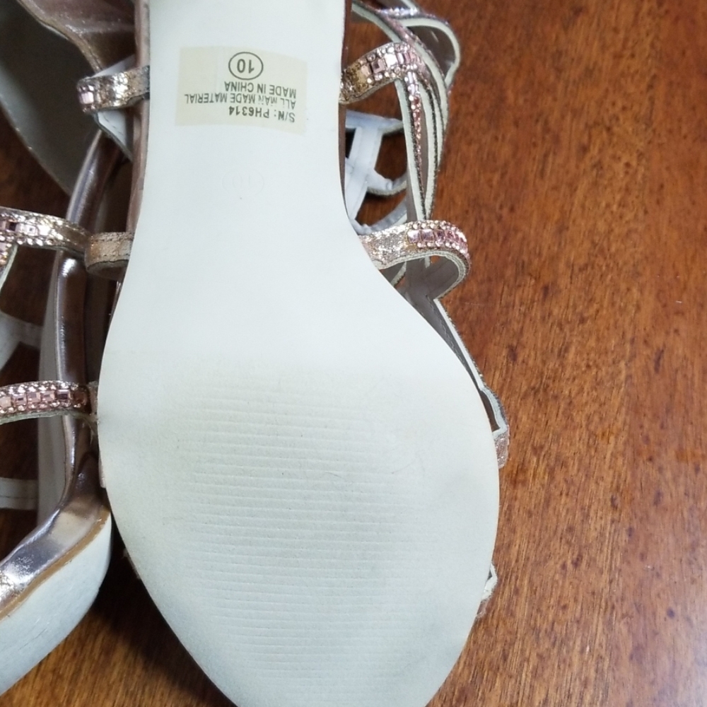 Heels - Picture 5 of 6